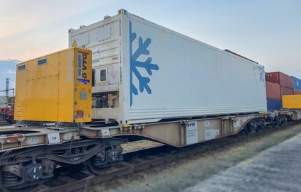 SWS-Powerbox auf Intermodalwagen mit Kühlcontainer